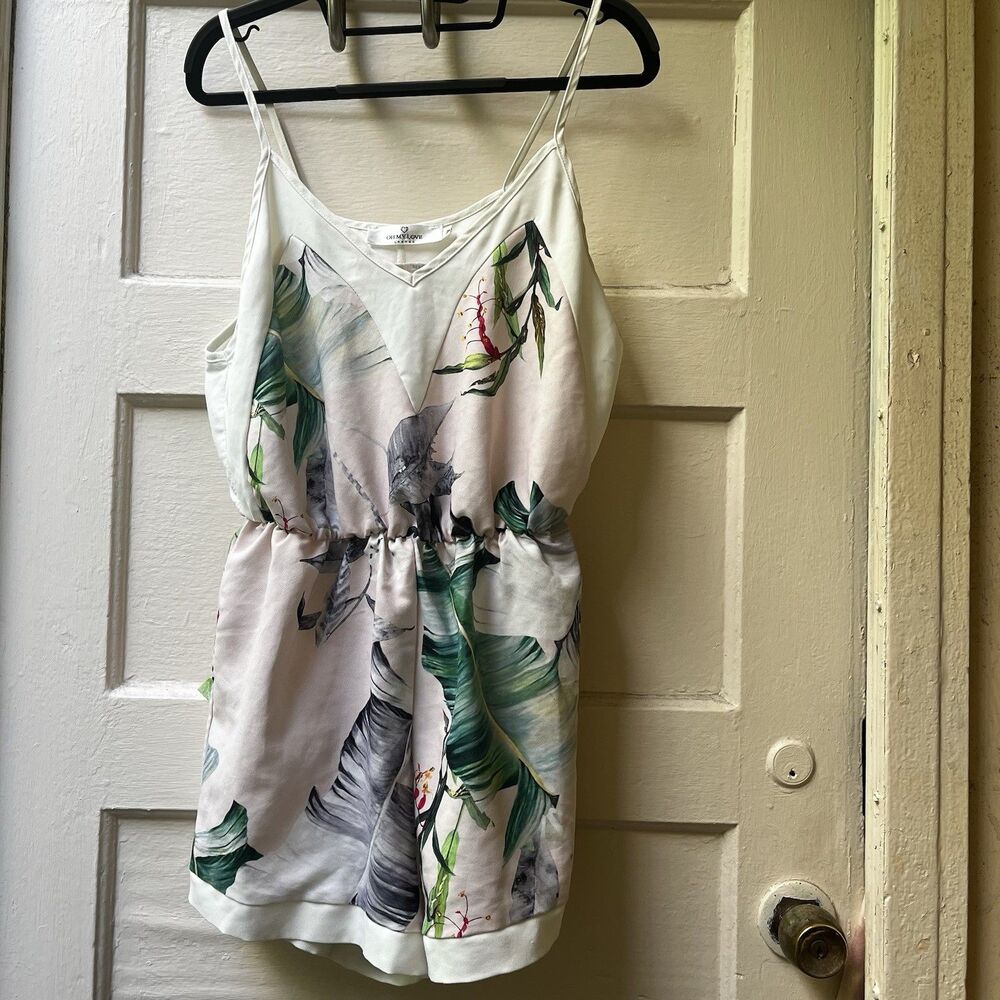 Womens Floral romper M Whimsical Spring romantic summer cruise Beach Picnic